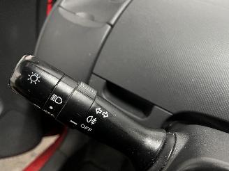 Toyota Yaris Yaris II (P9) Hatchback 1.3 16V VVT-i (2SZFE) [64kW]  (08-2005/11-2010=
) picture 17