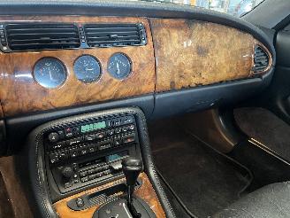 Jaguar XK XK 8 Convertible Cabrio 4.0 V8 32V (CE(AJ27)) [209kW]  (03-1996/12-200=
2) picture 15