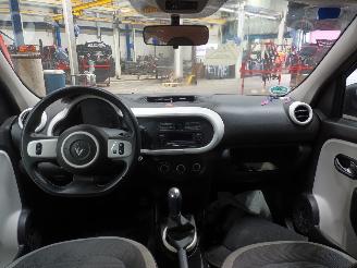 Renault Twingo Twingo III (AH) Hatchback 5-drs 1.0 SCe 70 12V (H4D-400(H4D-A4)) [51kW=
]  (09-2015/04-2019) picture 5