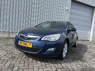 Avarii autoturisme Opel Astra Astra J Sports Tourer (PD8/PE8/PF8) Combi 1.4 Turbo 16V (A14NET(Euro 5=
)) [103kW]  (10-2010/10-2015) 2011/10