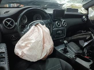 Mercedes A-klasse A (W176) Hatchback 1.6 A-180 16V (M270.910) [90kW]  (09-2012/05-2018) picture 5