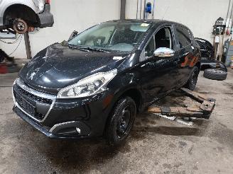 Auto da rottamare Peugeot 208 208 I (CA/CC/CK/CL) Hatchback 1.2 Vti 12V PureTech 82 (EB2F(HMZ)) [60k=
W]  (03-2012/12-2019) 2015/11