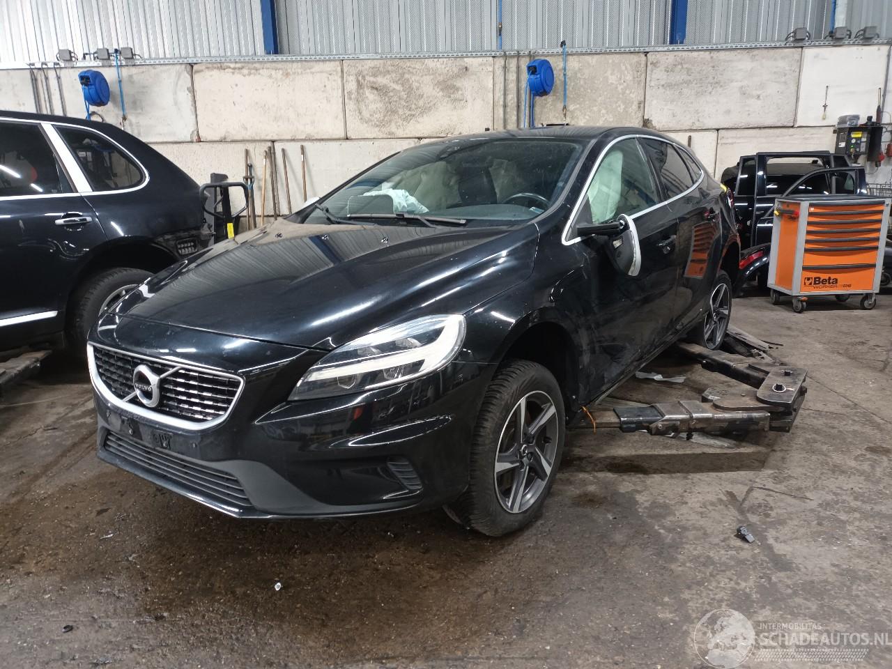 Volvo V-40 V40 (MV) Hatchback 5-drs 2.0 D3 16V (D4204T9) [110kW]  (04-2015/08-201=
9)