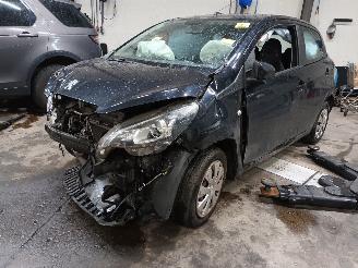 Salvage car Peugeot 108 108 Hatchback 1.0 12V (1KRFE(CFB)) [51kW]  (05-2014/...) 2016/10