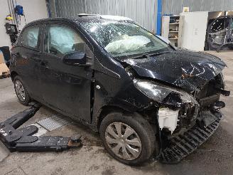 Peugeot 108 108 Hatchback 1.0 12V (1KRFE(CFB)) [51kW]  (05-2014/...) picture 2