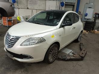  Lancia Ypsilon Ypsilon (312) Hatchback 0.9 TwinAir 85 (312.A.2000(Euro 5)) [63kW]  (0=
5-2011/...) 2011/9