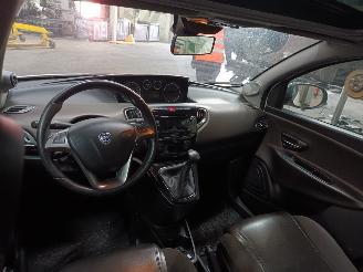 Lancia Ypsilon Ypsilon (312) Hatchback 0.9 TwinAir 85 (312.A.2000(Euro 5)) [63kW]  (0=
5-2011/...) picture 5