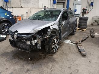 Uttjänta bilar auto Renault Clio Clio IV Estate/Grandtour (7R) Combi 5-drs 0.9 Energy TCE 90 12V (H4B-4=
08(H4B-B4)) [66kW]  (01-2013/08-2021) 2016/9