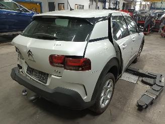 Citroën C4 C4 Cactus (0B/0P) Hatchback 5-drs 1.2 PureTech 110 12V (EB2ADT(HNP)) [=
81kW]  (09-2014/...) picture 3