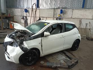 demontáž osobní automobily Toyota Aygo Aygo (B40) Hatchback 1.0 12V VVT-i (1KR-FE) [51kW]  (05-2014/06-2018) 2016/3