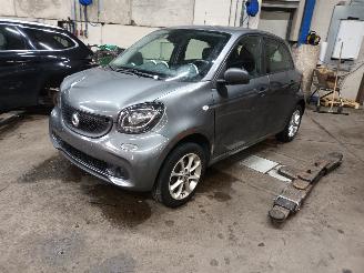 Auto da rottamare Smart Forfour Forfour (453) Hatchback 5-drs 1.0 12V (M281.920) [52kW]  (07-2014/...)= 2017/1