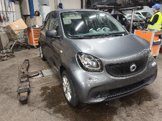 Smart Forfour Forfour (453) Hatchback 5-drs 1.0 12V (M281.920) [52kW]  (07-2014/...)= picture 2