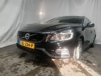 Damaged car Volvo V-60 V60 I (FW/GW) Combi 2.0 D4 16V (D4204T5(Euro 6)) [133kW]  (10-2013/12-=
2015) 2015/9