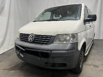 Schadeauto Volkswagen Transporter Transporter T5 Van 2.5 TDi (BNZ) [96kW]  (04-2003/11-2009) 2009/8