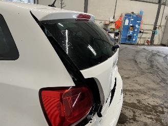 Volkswagen Polo Polo V (6R) Hatchback 1.0 12V BlueMotion Technology (CHYA) [44kW]  (01=
-2014/10-2017) picture 14