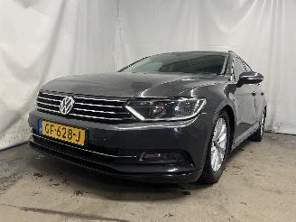 Voiture accidenté Volkswagen Passat Passat Variant (3G5) Combi 1.6 TDI 16V (DCXA) [88kW]  (08-2014/11-2020=
) 2015/5