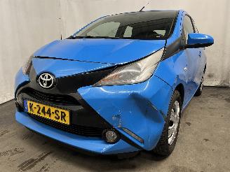 krockskadad bil auto Toyota Aygo Aygo (B40) Hatchback 1.0 12V VVT-i (1KR-FE) [51kW]  (05-2014/06-2018) 2018/6