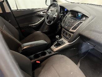 Ford Focus Focus 3 Wagon Combi 1.0 Ti-VCT EcoBoost 12V 100 (M2DC) [74kW]  (02-201=
2/05-2018) picture 9