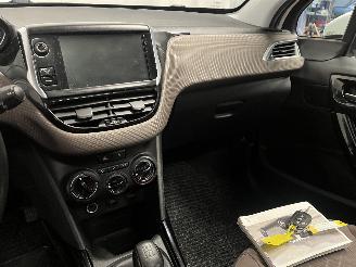 Peugeot 2008 2008 (CU) MPV 1.2 Vti 12V PureTech 82 (EB2F(HMZ)) [60kW]  (03-2013/12-=
2018) picture 17