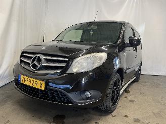 Vaurioauto  passenger cars Mercedes Citan Citan (415.6) Van 1.5 111 CDI (OM607.951(K9K)) [81kW]  (06-2013/08-202=
1) 2015/5