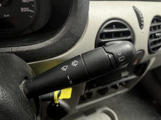 Renault Kangoo Kangoo (KC) MPV 1.6 16V (K4M-752) [70kW]  (06-2001/01-2008) picture 15