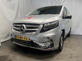 damaged passenger cars Mercedes Vito Vito (447.6) Van 2.2 114 CDI 16V (OM651.950) [100kW]  (10-2014/...) 2017/3