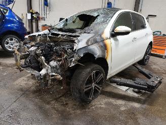 Démontage voiture Peugeot 308 308 (L3/L8/LB/LH/LP) Hatchback 5-drs 1.2 12V e-THP PureTech 130 (EB2DT=
S(HNY)) [96kW]  (11-2013/06-2021) 2016/1