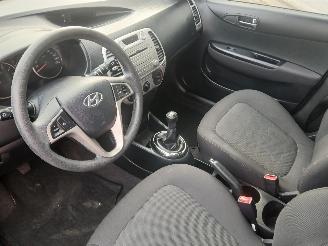Hyundai I-20 i20 Hatchback 1.2i 16V (G4LA) [57kW]  (09-2008/12-2012) picture 11