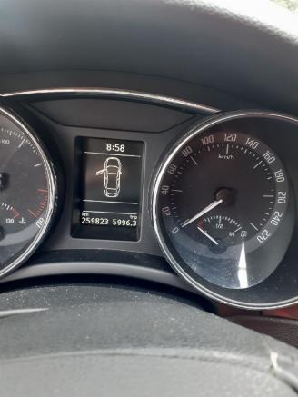 Skoda Superb Superb (3TAA) Hatchback 1.4 TSI 16V (CAXC) [92kW]  (07-2008/05-2015) picture 2