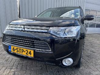 Schadeauto Mitsubishi Outlander Outlander (GF/GG) SUV 2.0 16V PHEV 4x4 (Y61) [147kW]  (01-2014/12-2021=
) 2013/12