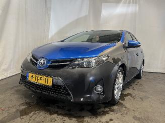 krockskadad bil auto Toyota Auris Auris (E18) Hatchback 5-drs 1.8 16V Hybrid (2ZRFXE) [100kW]  (10-2012/=
03-2019) 2014/1