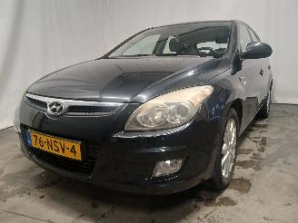 Vaurioauto  passenger cars Hyundai I-30 i30 (FD) Hatchback 1.4 CVVT 16V (G4FA) [80kW]  (10-2007/11-2011) 2010/11
