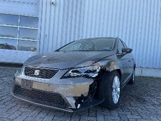 Vaurioauto  passenger cars Seat Leon Leon ST (5FF) Combi 5-drs 1.4 TSI ACT 16V (CZEA) [110kW]  (05-2014/08-=
2020) 2015/9