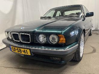 skadebil auto BMW 5-serie 5 serie (E34) Sedan 525i 24V (M50-B25(256S2)) [141kW]  (03-1990/08-199=
5) 1995/3