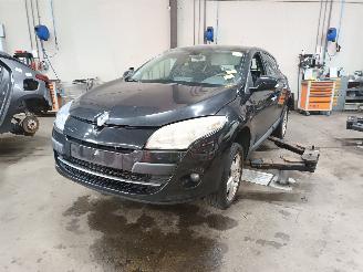 Sloopauto Renault Mégane Megane III Berline (BZ) Hatchback 5-drs 1.4 16V TCe 130 (H4J-700(H4J-A=
7)) [96kW]  (04-2009/02-2016) 2010/2