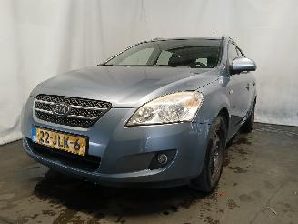 Unfallwagen Kia Cee d Cee'd Sporty Wagon (EDF) Combi 1.4 16V (G4FA) [80kW]  (09-2007/12-2012=
) 2009/7