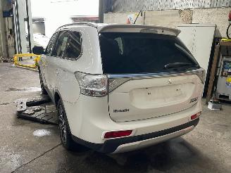 Mitsubishi Outlander Outlander (GF/GG) SUV 2.0 16V PHEV 4x4 (Y61) [147kW]  (09-2017/12-2021=
) picture 4