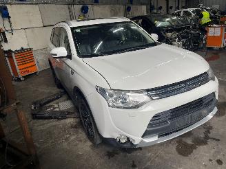 Mitsubishi Outlander Outlander (GF/GG) SUV 2.0 16V PHEV 4x4 (Y61) [147kW]  (09-2017/12-2021=
) picture 2