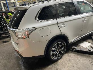 Mitsubishi Outlander Outlander (GF/GG) SUV 2.0 16V PHEV 4x4 (Y61) [147kW]  (09-2017/12-2021=
) picture 3