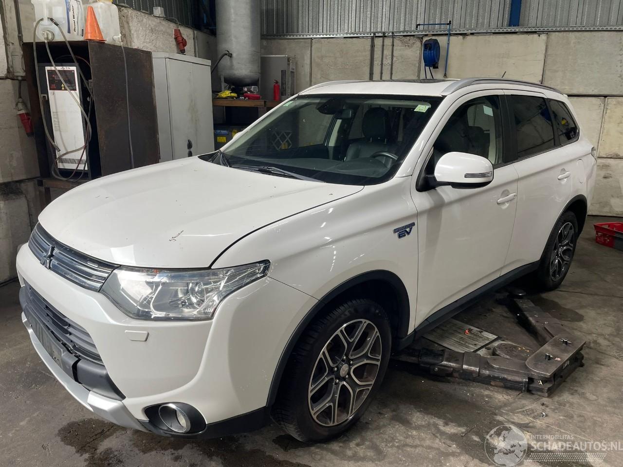 Mitsubishi Outlander Outlander (GF/GG) SUV 2.0 16V PHEV 4x4 (Y61) [147kW]  (09-2017/12-2021=
)
