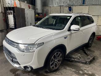 demontáž osobní automobily Mitsubishi Outlander Outlander (GF/GG) SUV 2.0 16V PHEV 4x4 (Y61) [147kW]  (09-2017/12-2021=
) 2015/10
