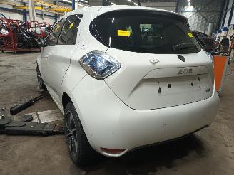 Renault Zoé Zoé (AG) Hatchback 5-drs R90 (5AQ-601) [68kW]  (09-2016/03-2024) picture 4