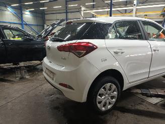Hyundai I-20 i20 (GBB) Hatchback 1.0 T-GDI 100 12V (G3LC) [74kW]  (01-2016/08-2020)= picture 3