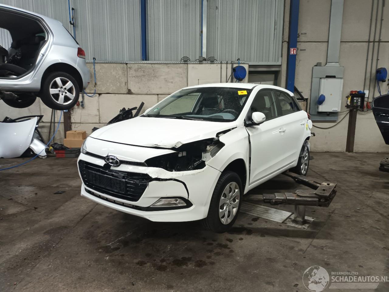 Hyundai I-20 i20 (GBB) Hatchback 1.0 T-GDI 100 12V (G3LC) [74kW]  (01-2016/08-2020)=