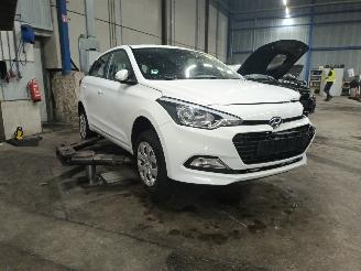 Hyundai I-20 i20 (GBB) Hatchback 1.0 T-GDI 100 12V (G3LC) [74kW]  (01-2016/08-2020)= picture 2