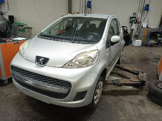 Sloopauto Peugeot 107 107 Hatchback 1.0 12V (384F(1KR)) [50kW]  (06-2005/05-2014) 2011/1