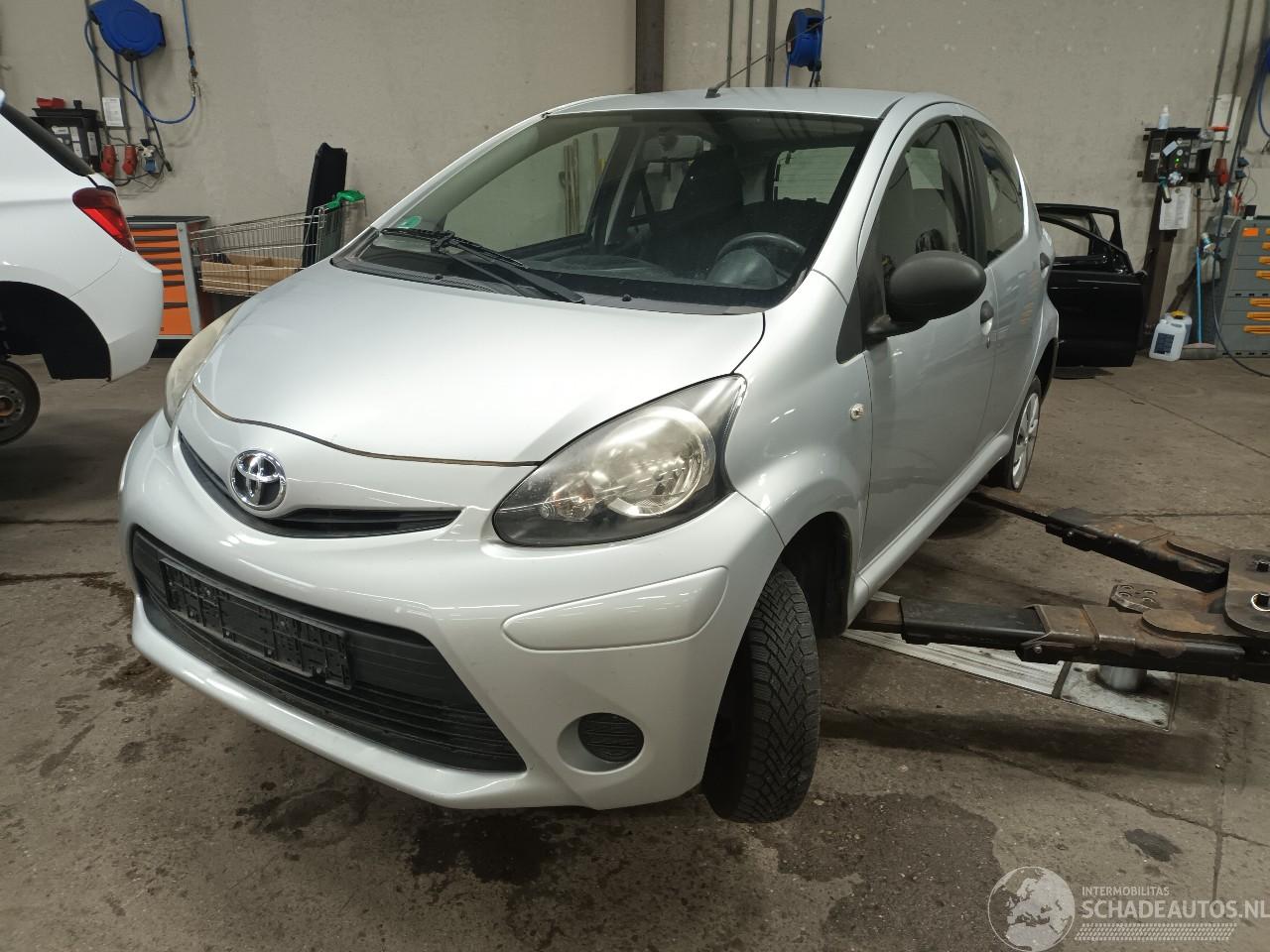 Toyota Aygo Aygo (B10) Hatchback 1.0 12V VVT-i (1KR-FE) [50kW]  (07-2005/05-2014)