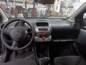 Toyota Aygo Aygo (B10) Hatchback 1.0 12V VVT-i (1KR-FE) [50kW]  (07-2005/05-2014) picture 5