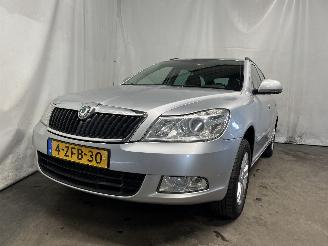 Damaged car Skoda Octavia Octavia Combi (1Z5) Combi 5-drs 1.6 TDI Greenline (CAYC) [77kW]  (06-2=
009/04-2013) 2012/6