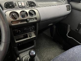 Nissan Micra Micra (K11) Hatchback 1.4 16V (CGA3DE) [60kW]  (09-2000/02-2003) picture 19